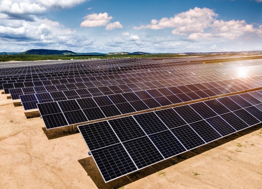 Serviço: Usinas solares de alta potência e O&M